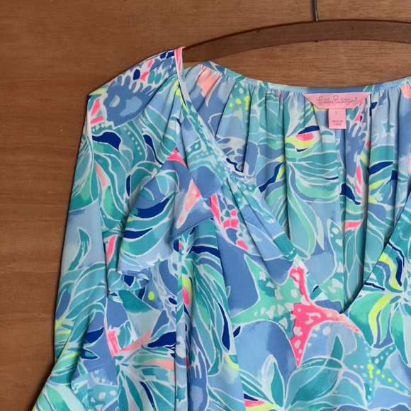 Lilly Pulitzer ELORA ruffle blouse size L bennett blue celestial sea cruise blue - Picture 3 of 9